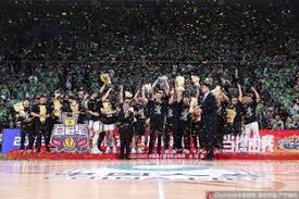 情绪不佳，吉拉西在下半场被换下时拒绝与主教练科瓦奇握手